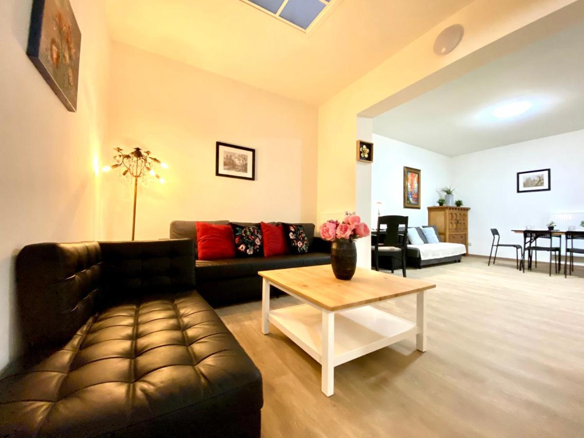 Сarnot Apartments Zoo Area Anversa Esterno foto
