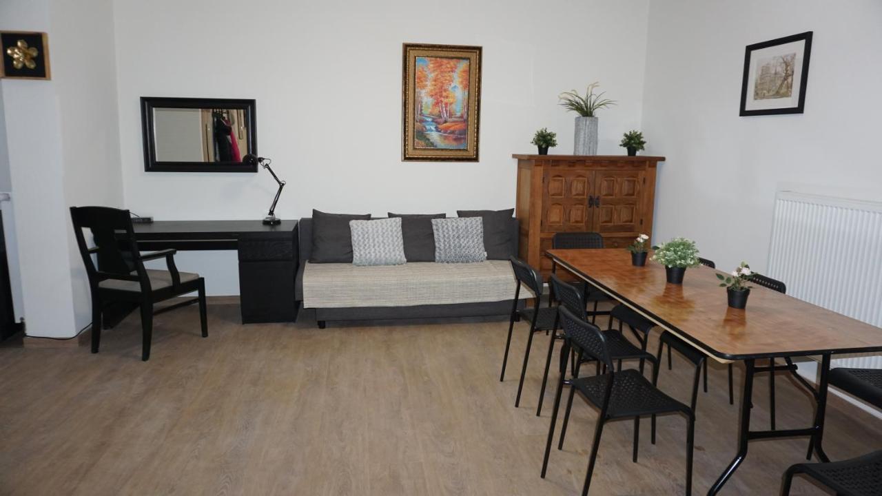 Сarnot Apartments Zoo Area Anversa Esterno foto